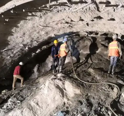 镇海拱顶带模注浆料的施工流程及注意事项